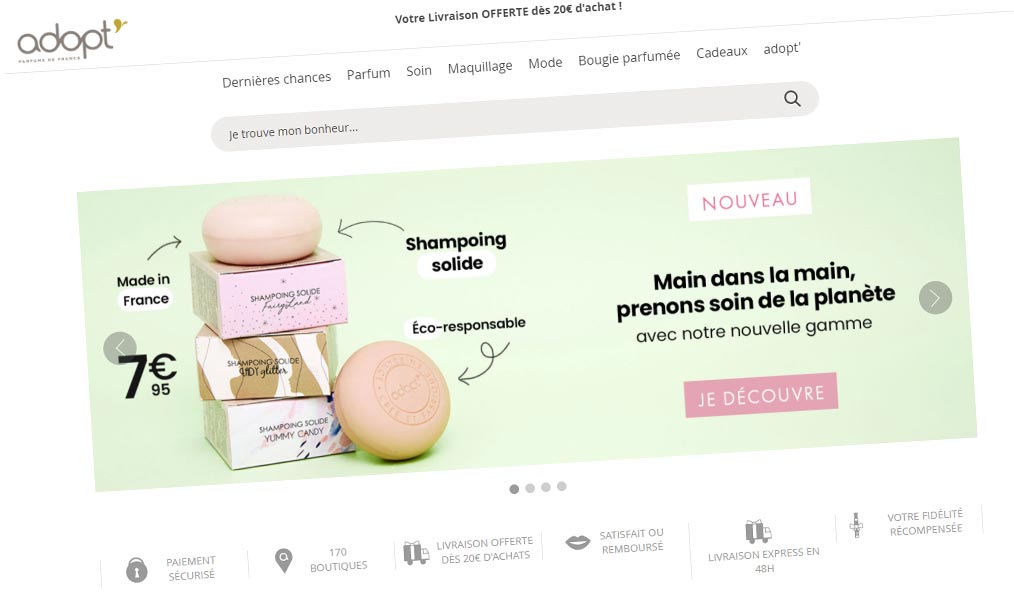 Du parfum, du make-up et des accessoires de mode.
