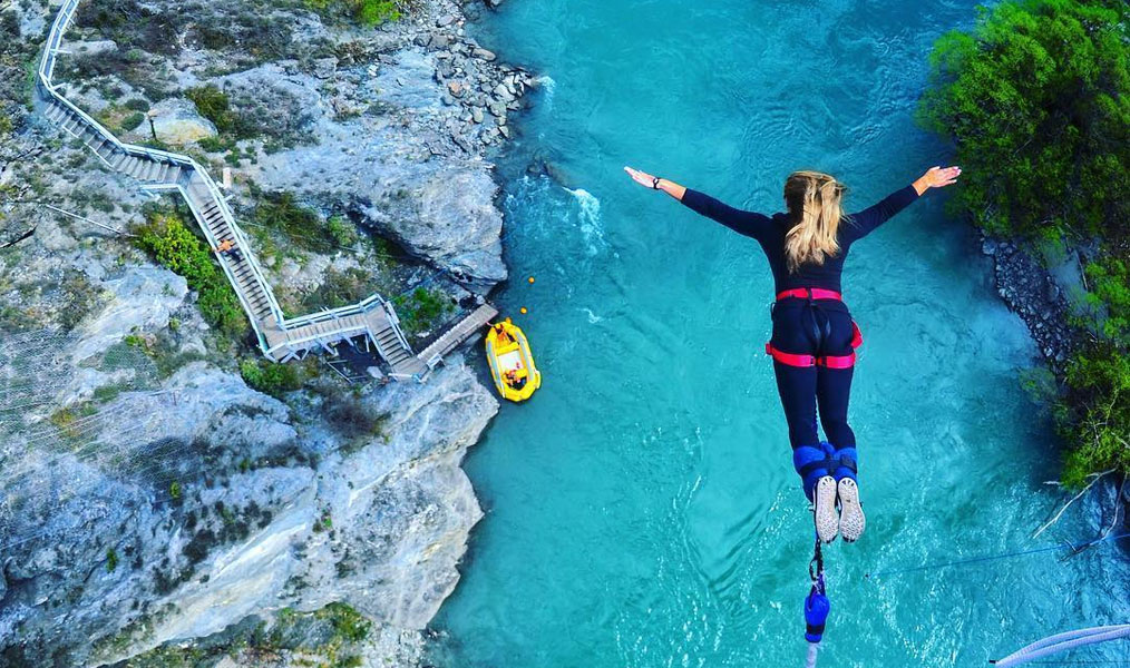 Saut à l'élastique avec Woom
