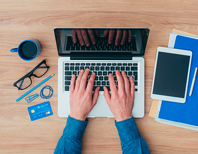 Clavier, tablette ou smartphone en main, trouvez les réductions dont vous avez besoin pour votre shopping en ligne !